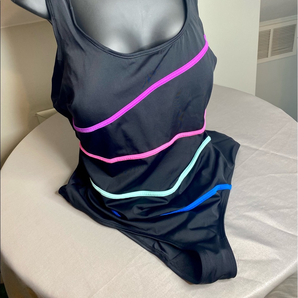 Delimira Plus size one piece swimsuit. EUC! Size 22.